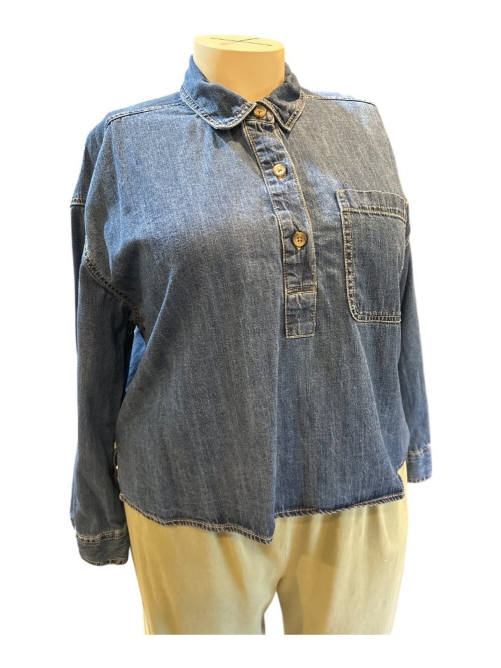 Old Navy Sz XL Blue Denim Long Sleeve 1-Pocket Collared Pullover Top